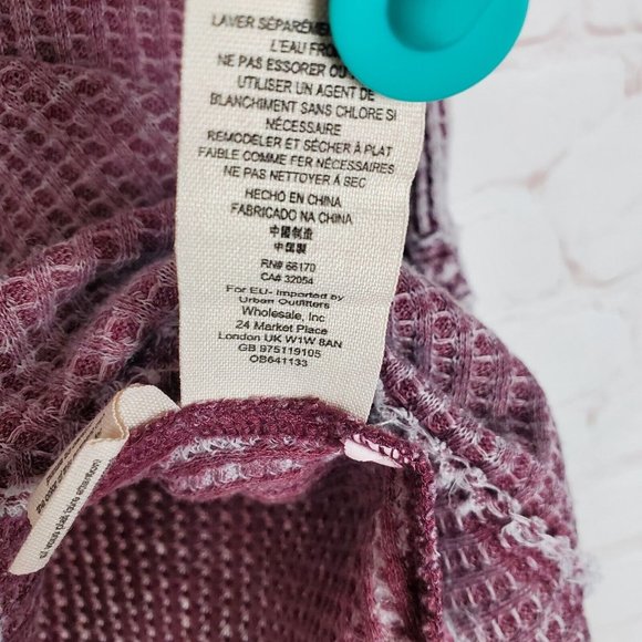 Free People Dahlia Washed Thermal Size S Wine Long Bell Sleeve Top V Neck - Picture 12 of 15